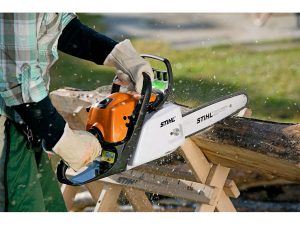 stihl-211c-be-motorna-testera-1